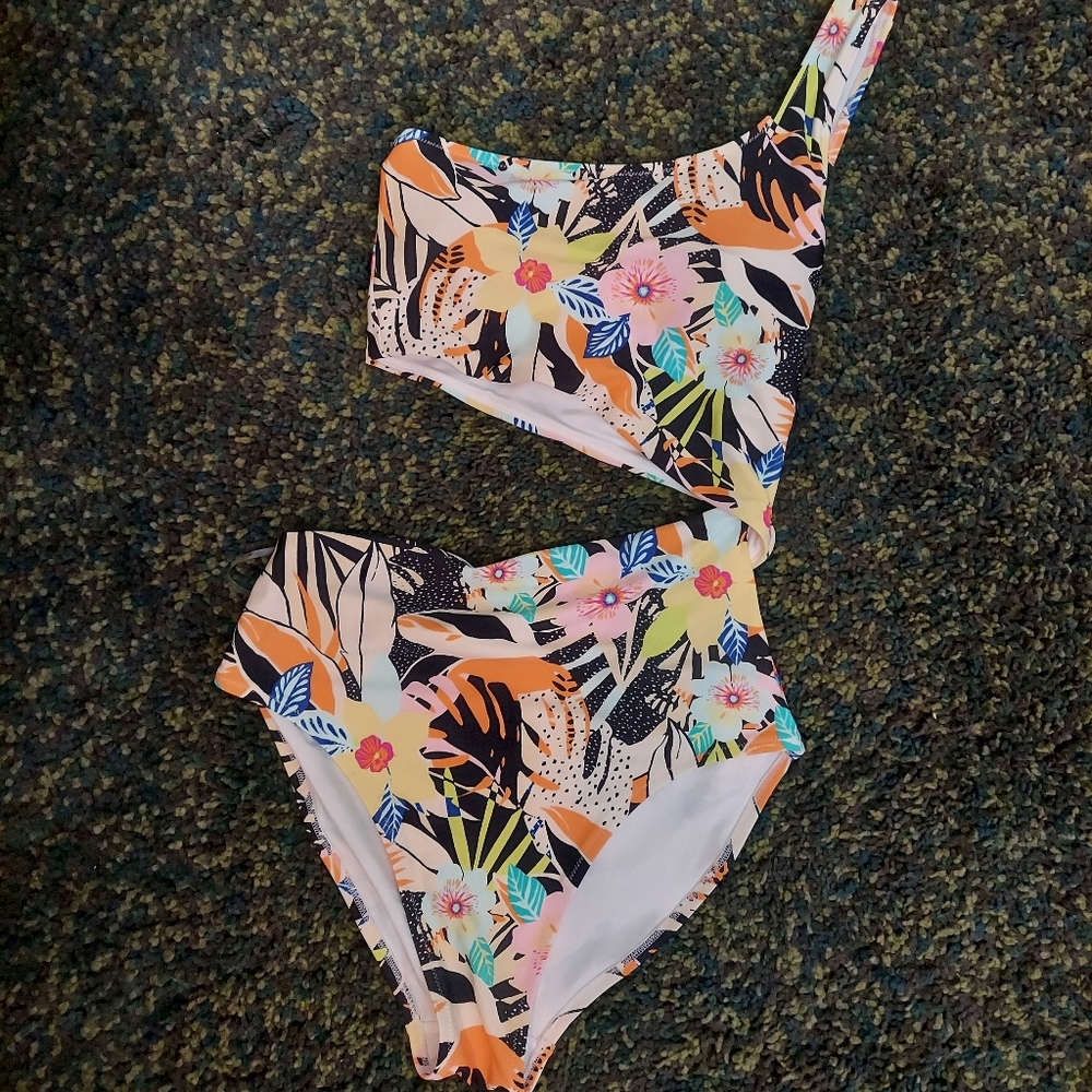 Old Navy Floral One-Shoulder One Piece - Multicolor
